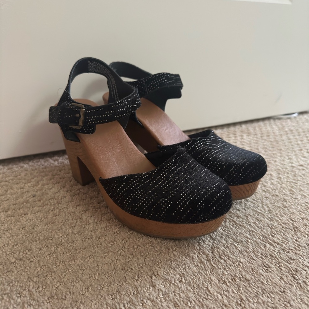 Universal thread Stylish Black Women's Platform Sandals